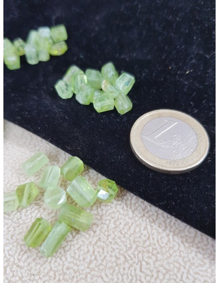 Lots de 11 Cristaux de Péridot Naturelle Percées